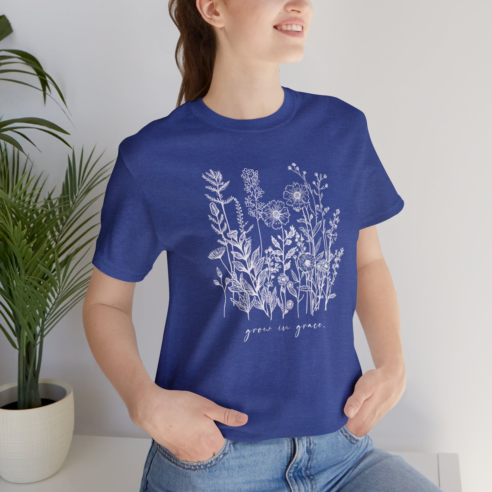 Women's Grow in Grace Graphic Tee - Max Patch Co.