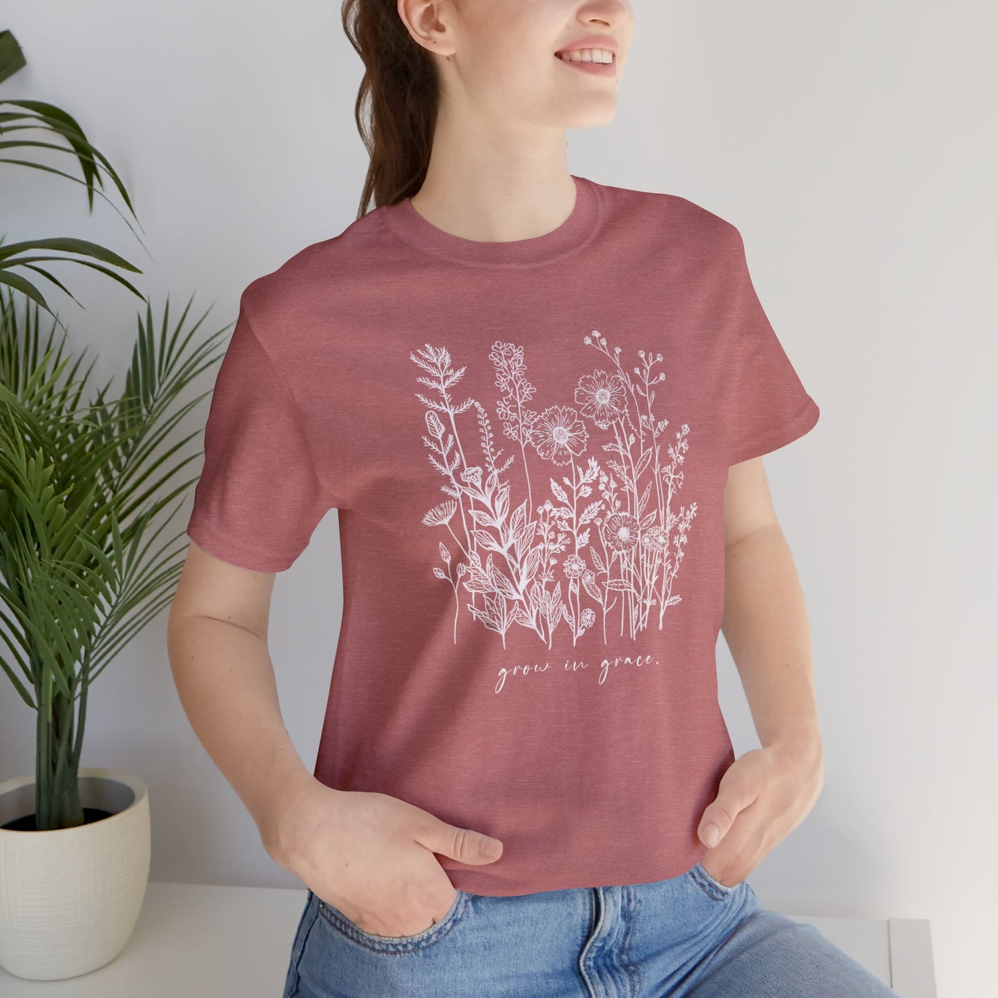 Women's Grow in Grace Graphic Tee - Max Patch Co.