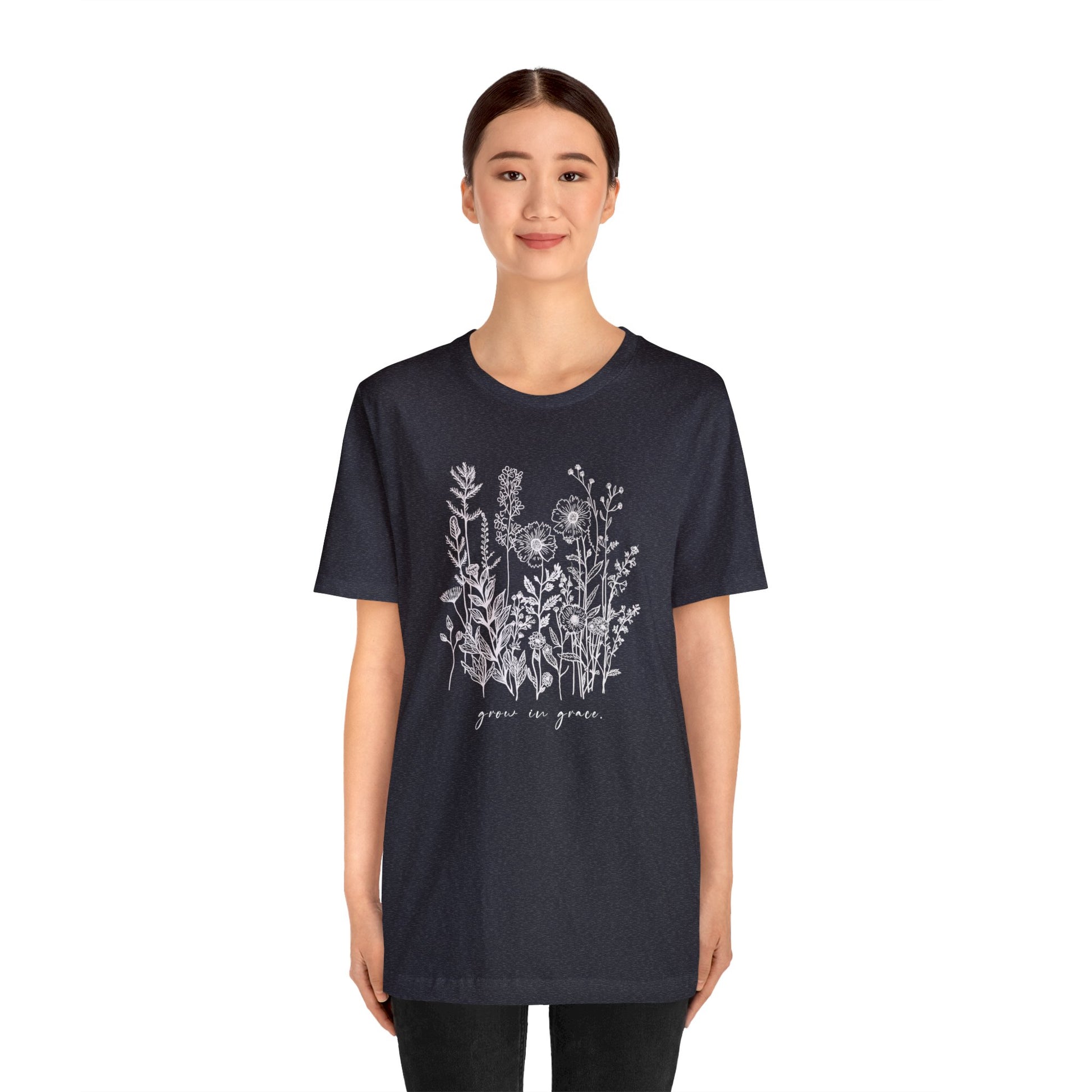 Women's Grow in Grace Graphic Tee - Max Patch Co.